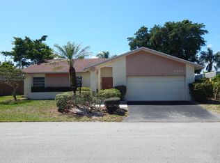 5403 Bayberry Ln, Tamarac, FL 33319