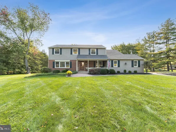 6 David Dr, Thornton, PA 19373