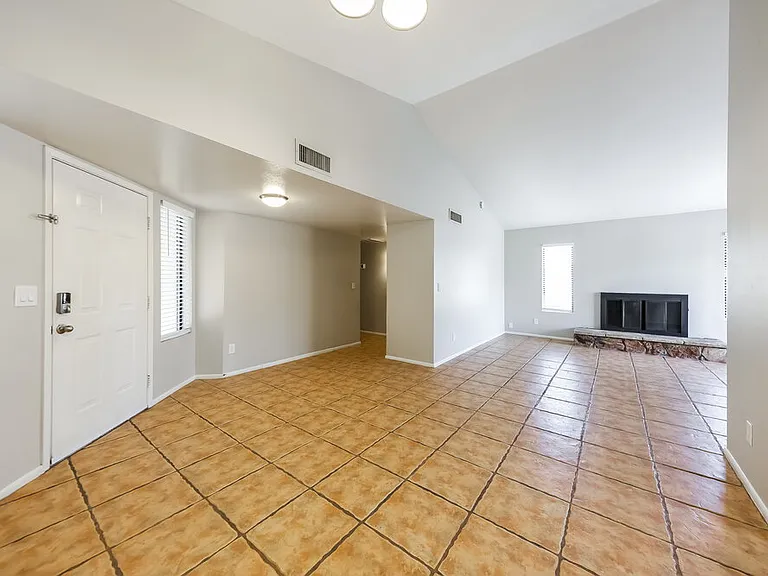 6630 W Poinsettia Dr — Photo 6