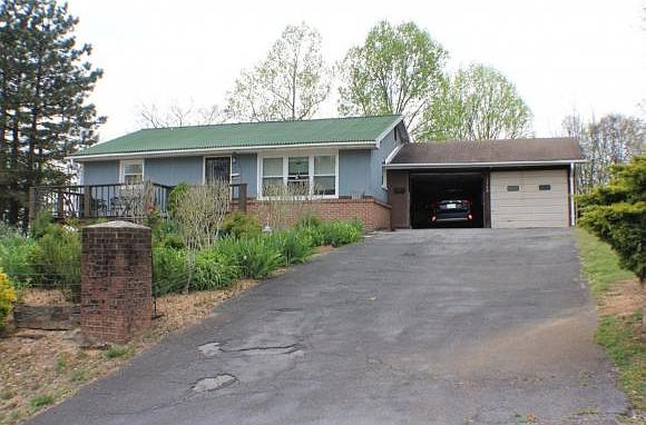1st image of 1736 Lowell Dr