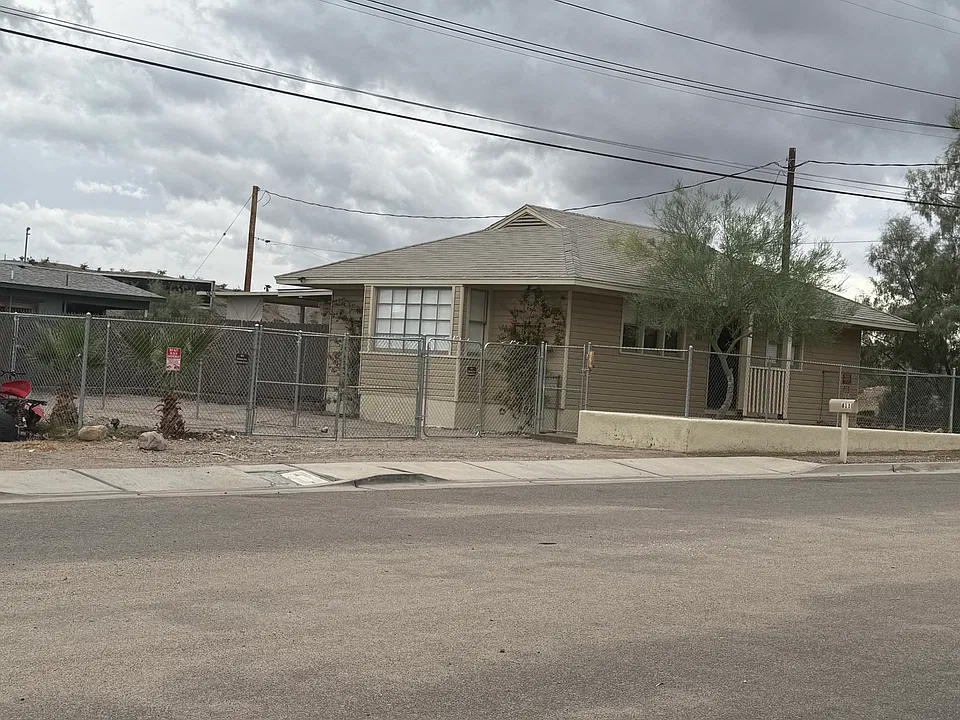 811 Downey Ave