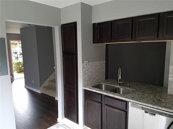 3rd image of 2328 Kennington Dr APT D