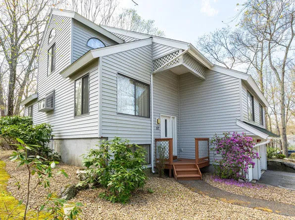 57 Overlook Drive, Atkinson, NH 03811