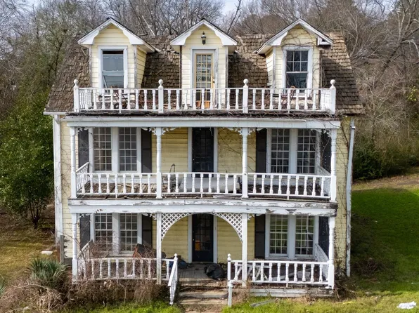 105 N Tyler St, Big Sandy, TX 75755