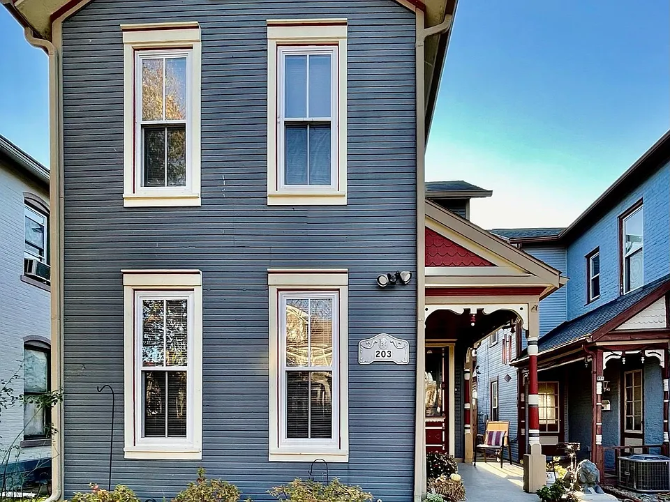 203 Alberta St