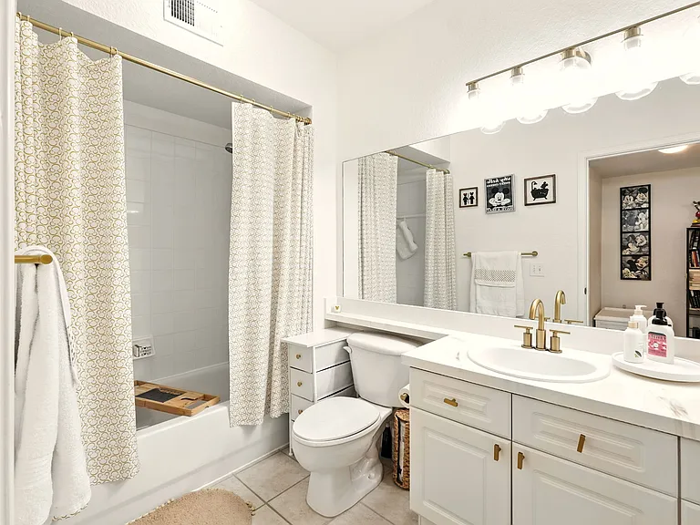 29-web-or-mls-211 Longview Ave 306_29_10212025