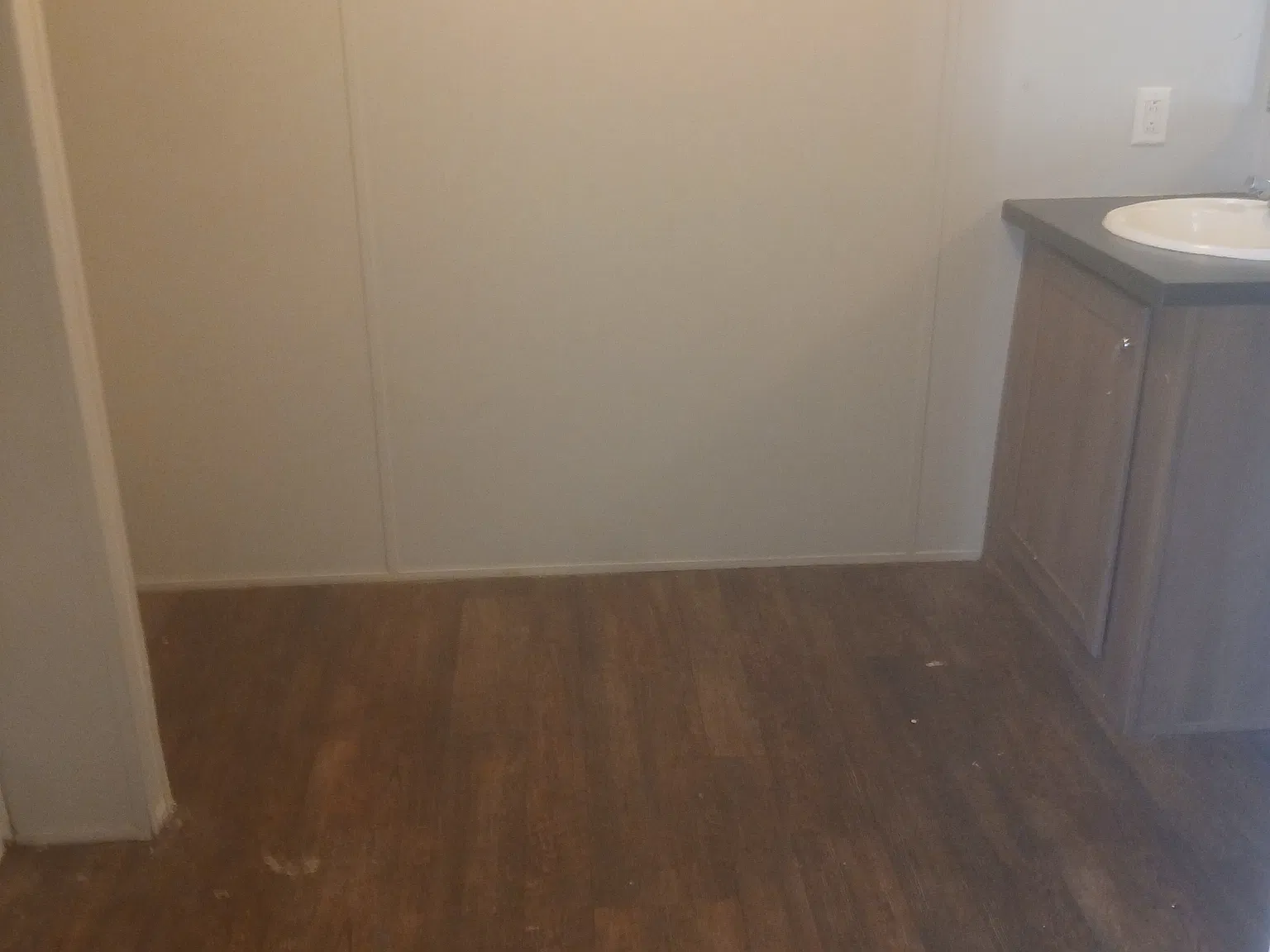 3 bed, 1300 sqft, $1,049 — Photo 4