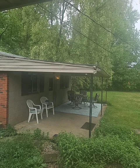 617 Burbank Ct — Photo 4