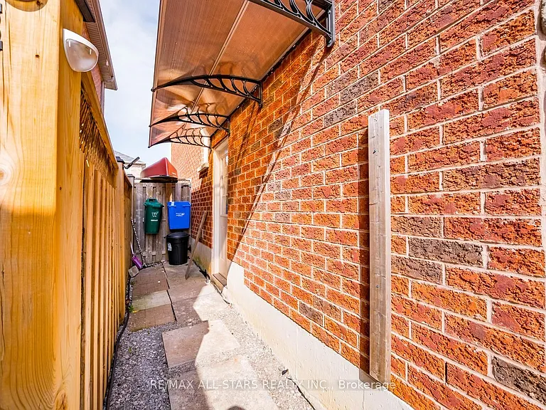 129 Win Timbers Cres — Photo 16