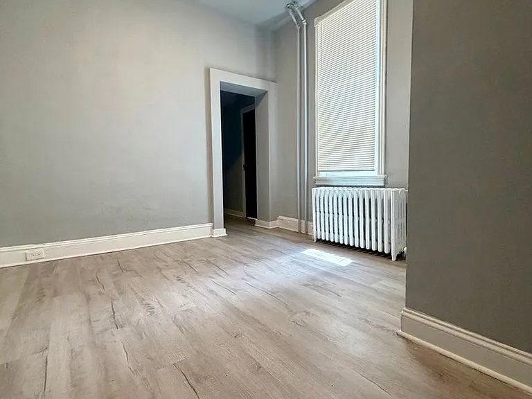 1724 Saint Paul St — Photo 11