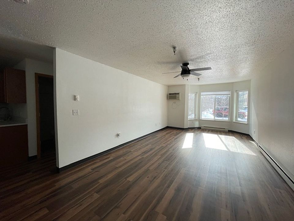 2nd image of 730 E 2nd St #104