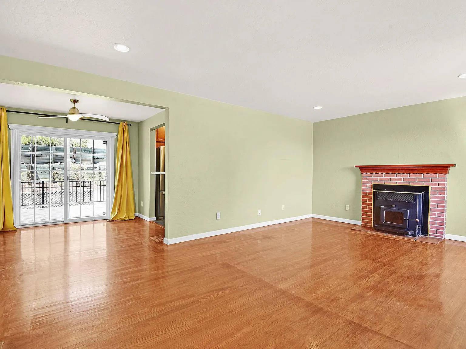 2 bed, 969 sqft, $2,895 — Photo 4