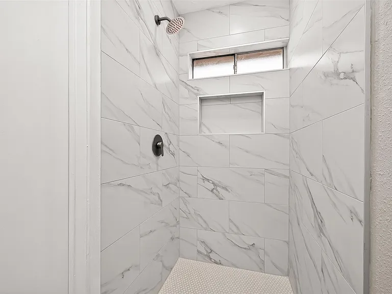 7646 Winkle Wood Ln — Photo 18