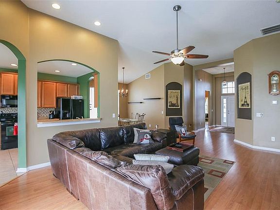 4th image of 7024 Blue Beech Dr