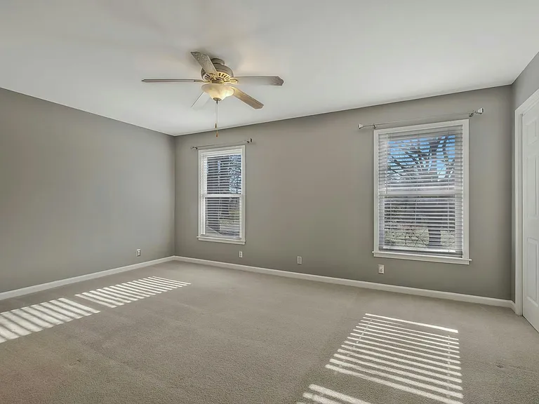 1005 Glendale Ln — Photo 15