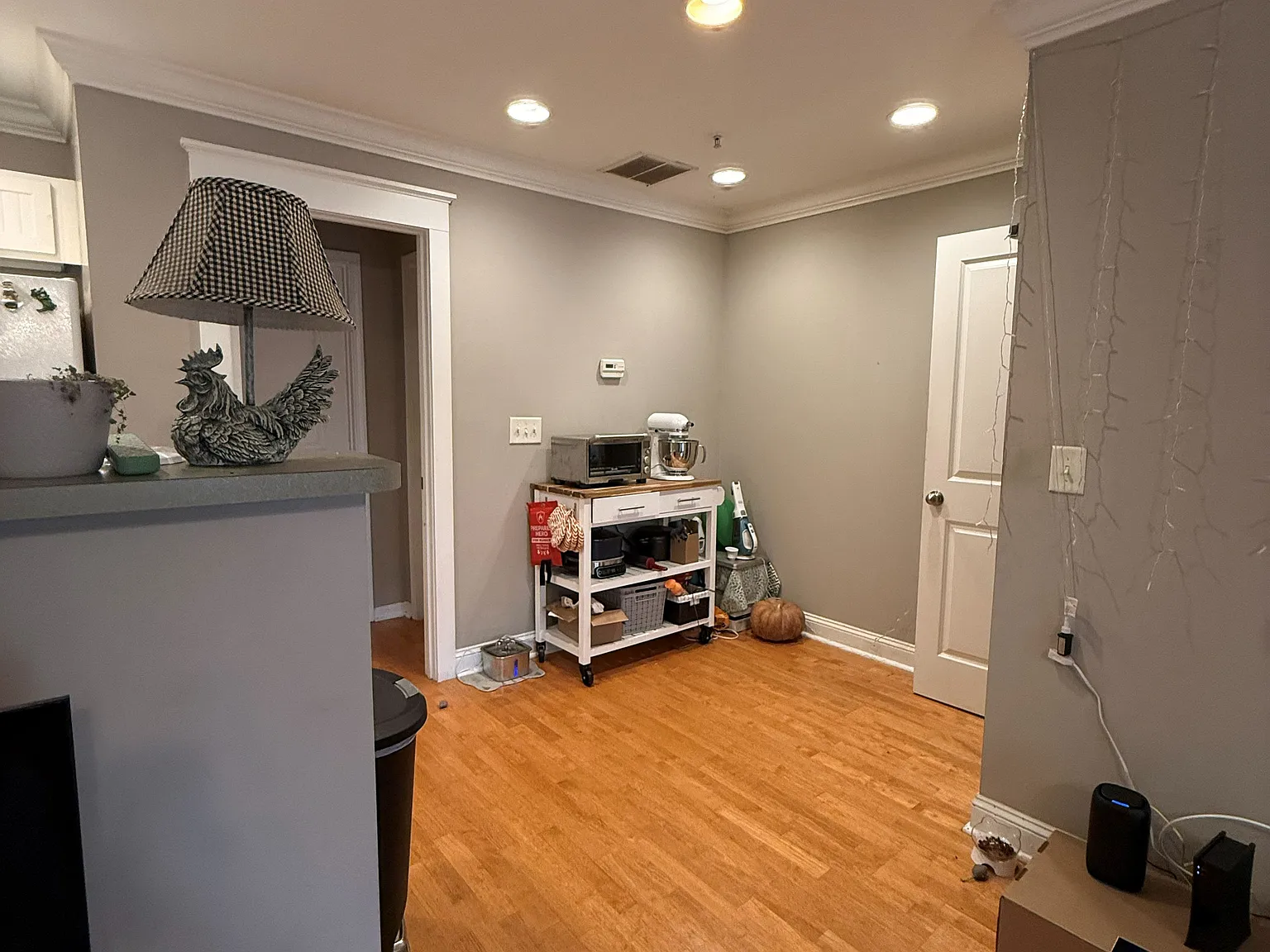 3 bed, 1406 sqft, $2,100 — Photo 2
