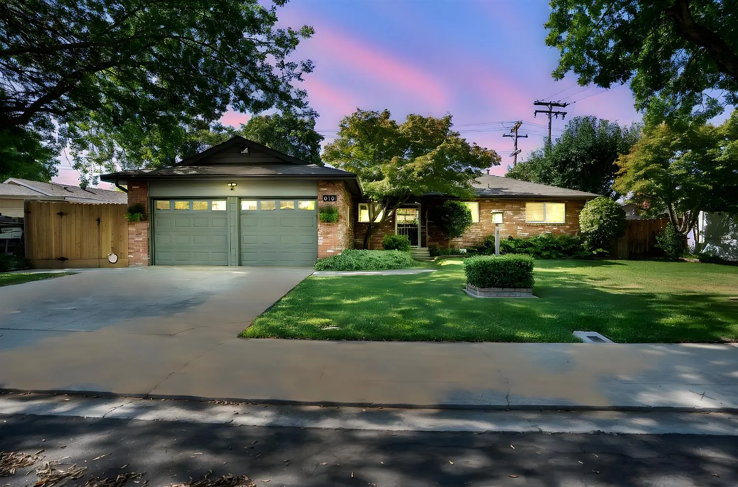 616 Amber St photo 1