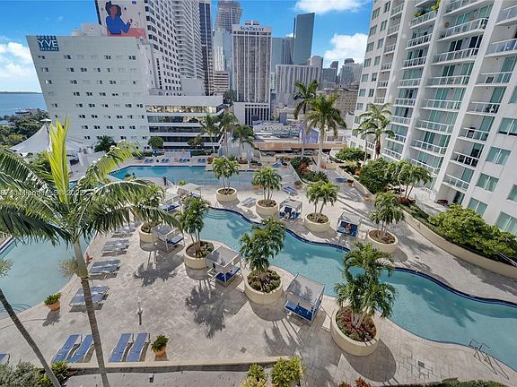 2nd image of 244 Biscayne Blvd APT 1207