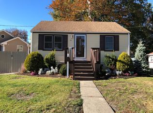 39 Demorest Ave, Avenel, NJ 07001
