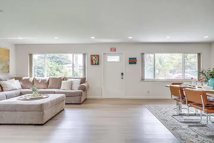 124 SW 2nd Ave