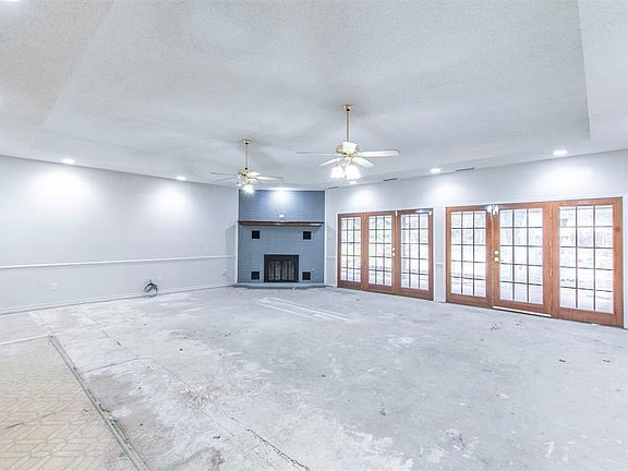 5th image of 522 W Red Bird Ln