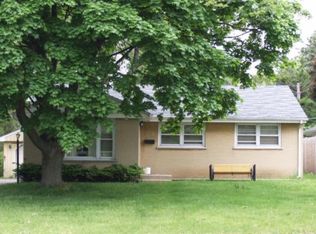 26 S Rohlwing Rd, Palatine, IL 60074