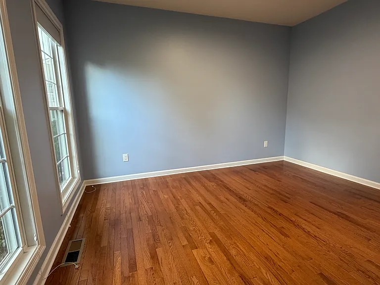 281 Sterling Dr — Photo 4