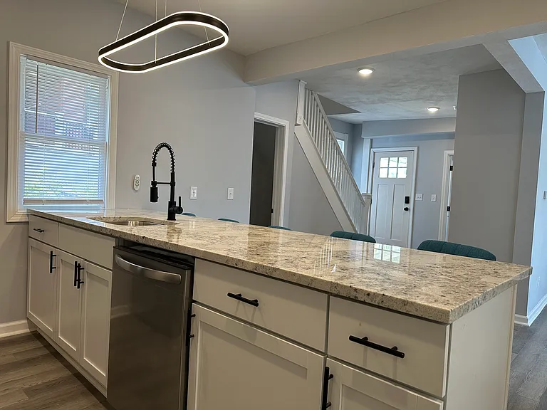 309 Oak St — Photo 10
