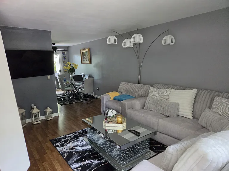 Cynthia Ln — Photo 6