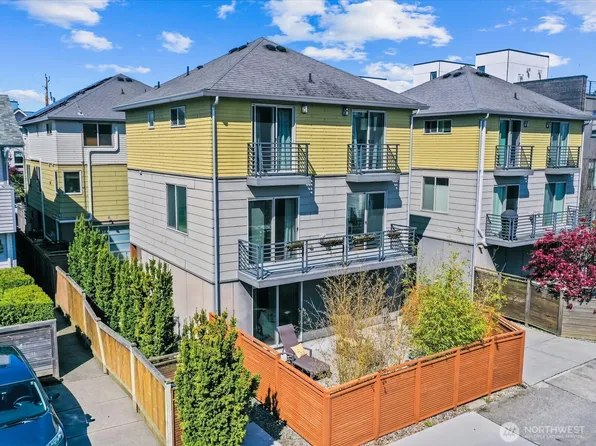 3038 61st Avenue SW, Seattle, WA 98116