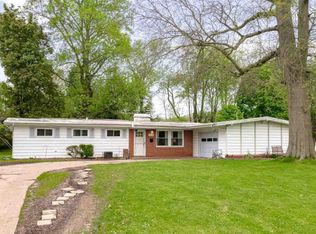 1618 Ridgedale Rd, South Bend, IN 46614