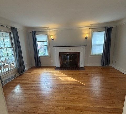 5th image of 125 N Alexander Ave