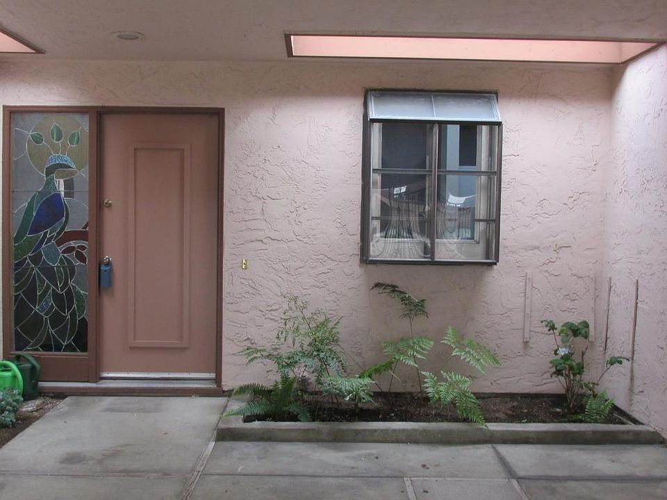 1st image of 19827 Beekman Pl