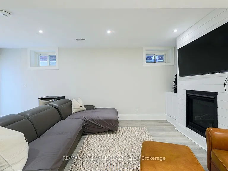 35 Dingwall Ave — Photo 30