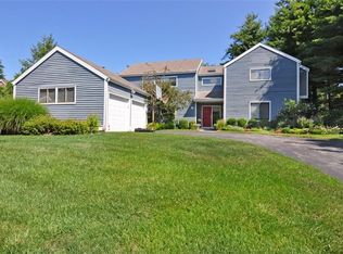 86 Greenway Dr, Irvington, NY 10533