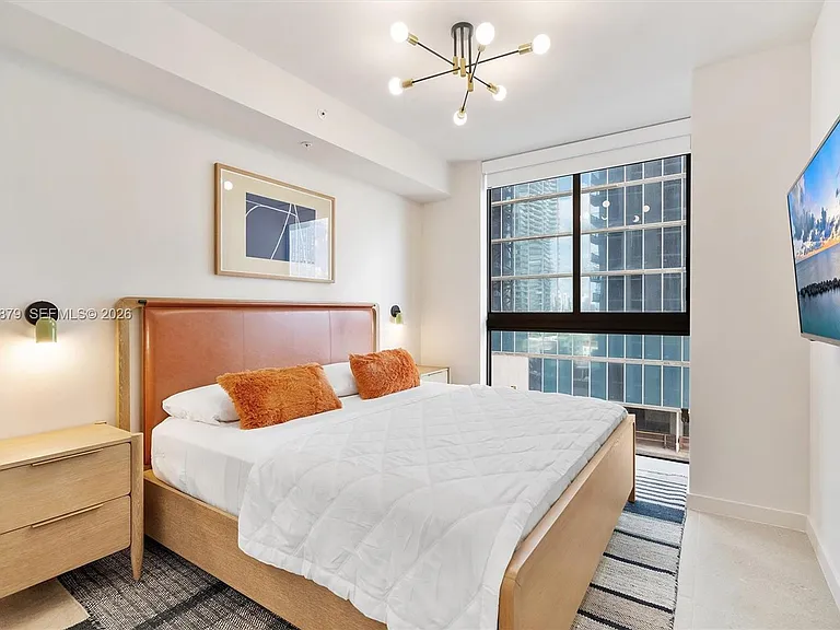 11 NE 6th St #1805 — Photo 8