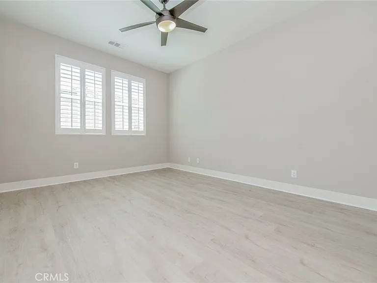 125 Turnstone — Photo 25