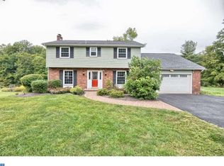 135 Ravenhill Rd, Phoenixville, PA 19460