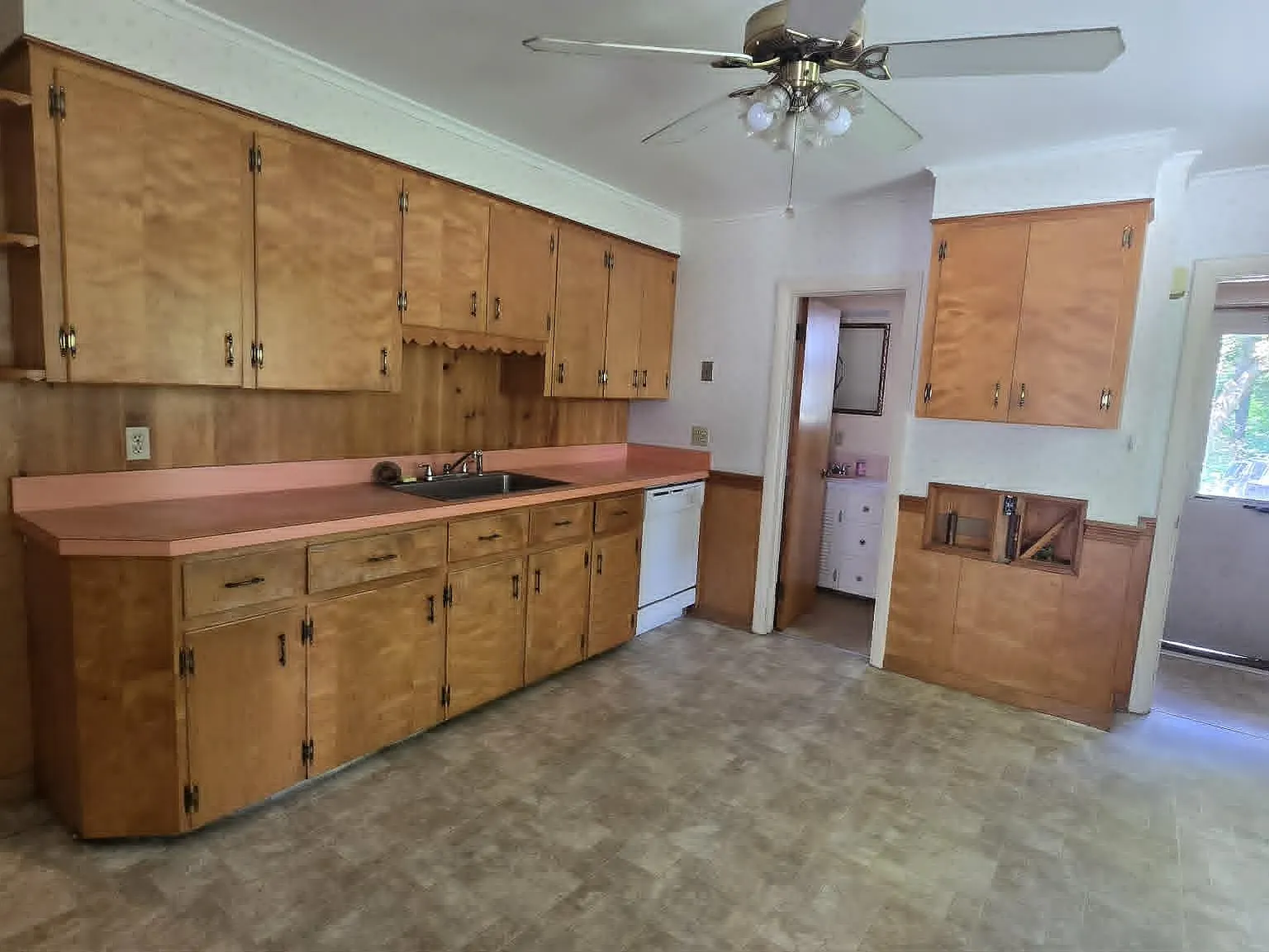 2 bed, 1.0 bath, 1050 sqft, $1,995 — Photo 4
