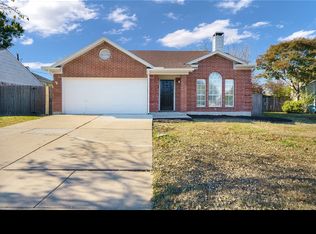 6702 Flamewood Dr, Arlington, TX 76001