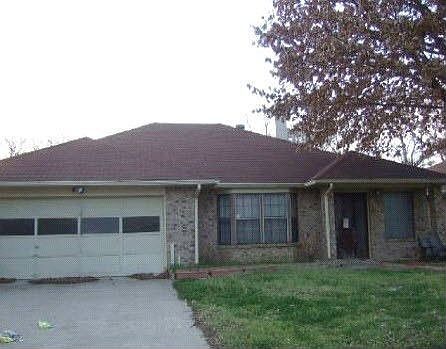 1st image of 4905 Honeysuckle Dr