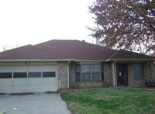 4905 Honeysuckle Dr, Balch Springs, TX 75180