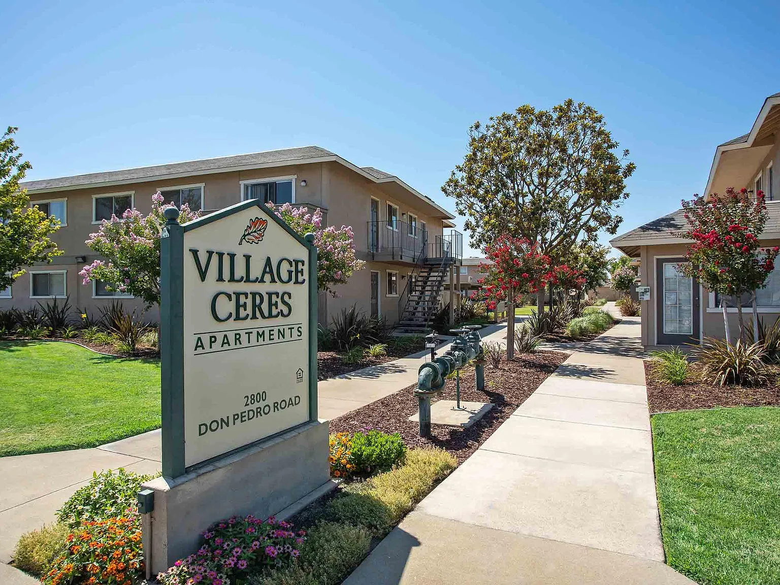 Village Ceres Apartments — Photo 4