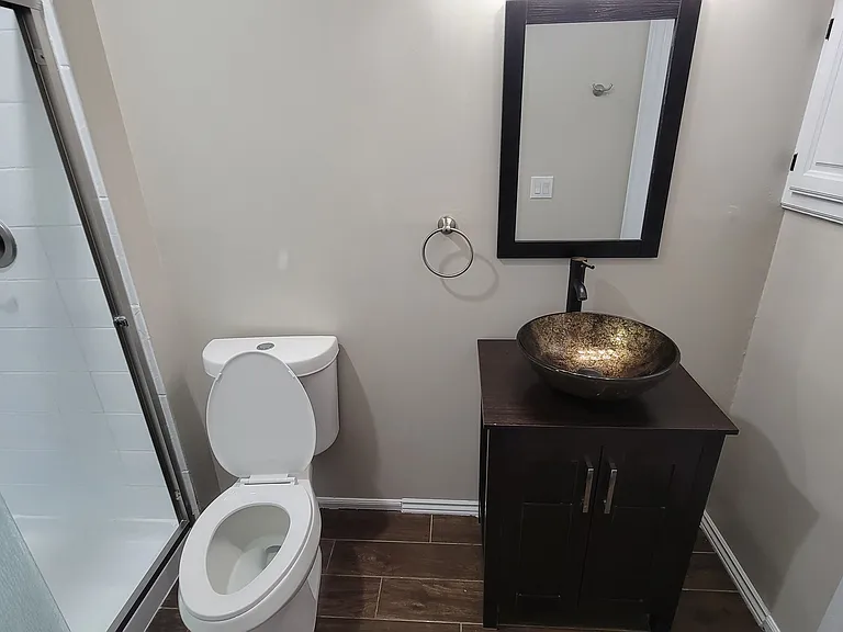 Has additional closet/storage to the right