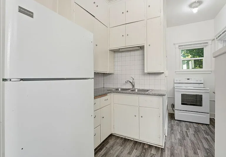615 W 6th Ave #A — Photo 12