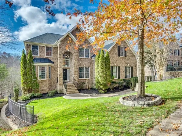 916 Cove Point Ln, Tega Cay, SC 29708