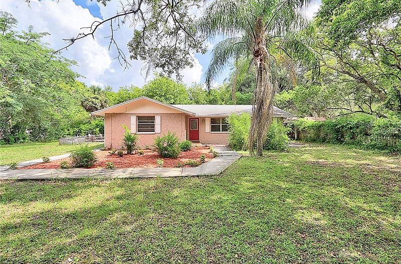 1st image of 477 Pasaje Ave