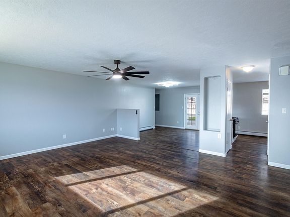 2nd image of 3068 Hill Ave
