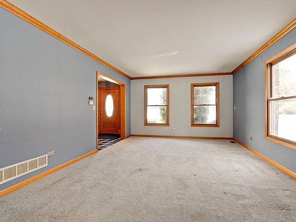 5th image of 9 McGregor Ct
