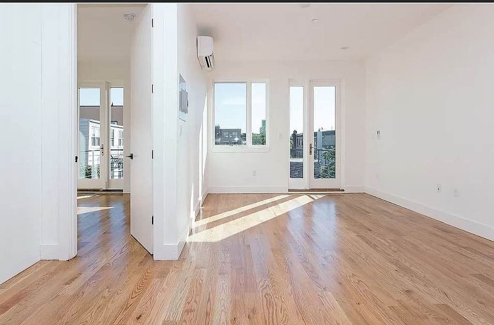 1st image of 142 Manhattan Ave #4A
